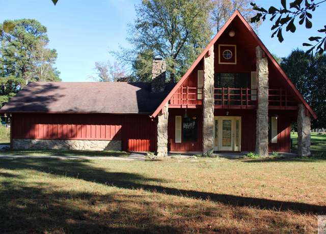 Property at 7406 Highland Villa St, Texarkana, TX 75503, 3 beds, 2 baths