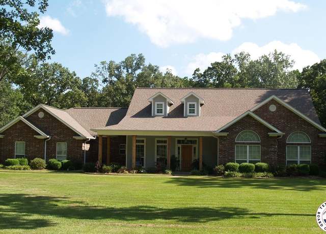Property at 7 River Plantation, Texarkana, TX 75503, 4 beds, 3.5 baths