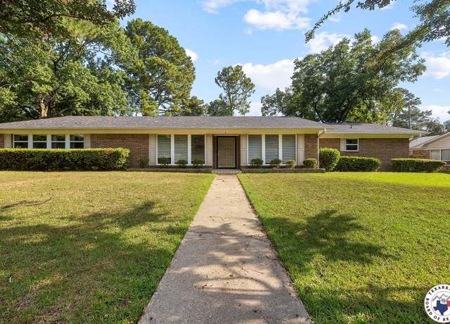 Property at 3 Blackfriar Rd, Texarkana, TX 75503, 4 beds, 2 baths