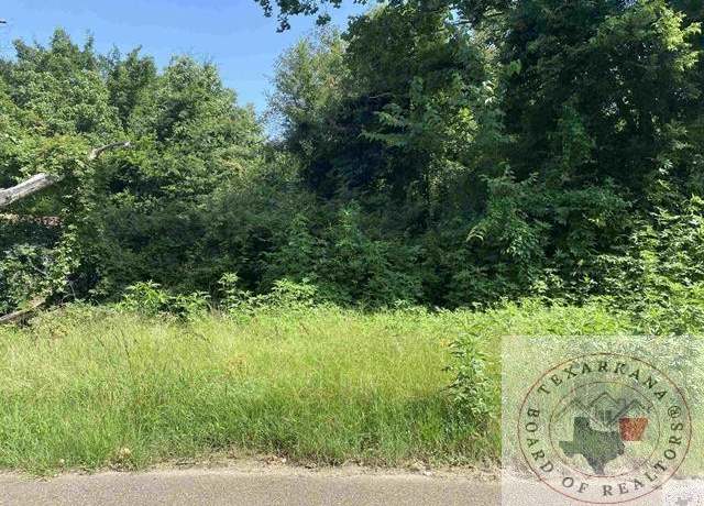 Property at 1622 Lee St, Texarkana, TX 75501
