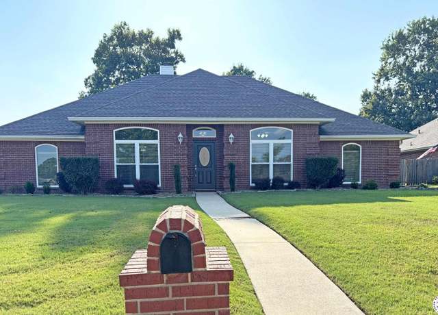 Property at 6005 Timberwood Ln, Texarkana, AR 71854, 4 beds, 3 baths