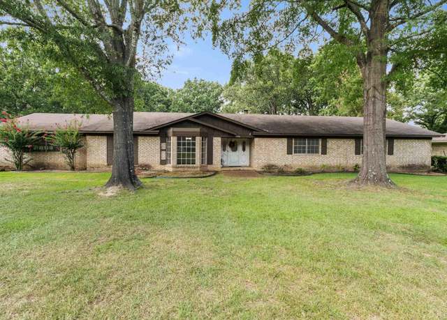 Property at 3506 Moores Ln, Texarkana, TX 75503, 4 beds, 3 baths