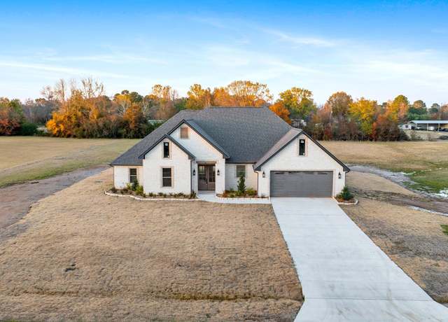 Property at 230 Bunker Hill Rd, Hooks, TX 75561, 4 beds, 2.5 baths