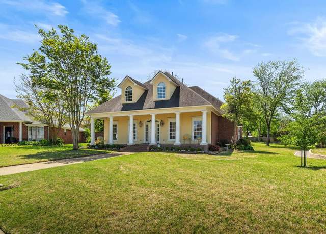 Property at 11 Dogwood Pl, Texarkana, TX 75503, 3 beds, 3.5 baths