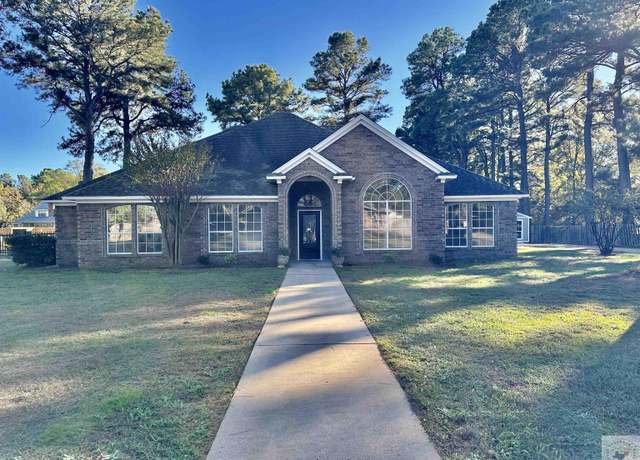 Property at 14 Dana Ln, Texarkana, TX 75503, 4 beds, 2.5 baths