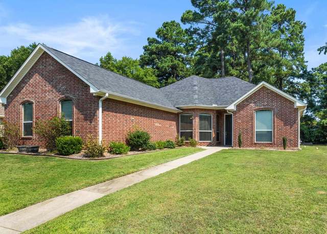 Property at 6908 Woodmere Ct, Texarkana, TX 75503, 3 beds, 2 baths