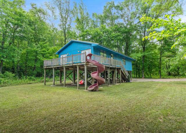 Property at 22 Elmwood Ln, Texarkana, TX 75501, 3 beds, 2 baths
