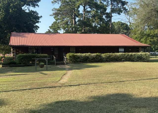Property at 353 Cruthers Creek Rd, Texarkana, TX 75501, 3 beds, 2 baths