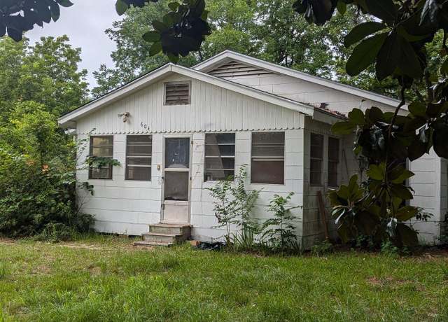 Property at 604 Hwy 82 West, New Boston, TX 75570, 3 beds, 2 baths