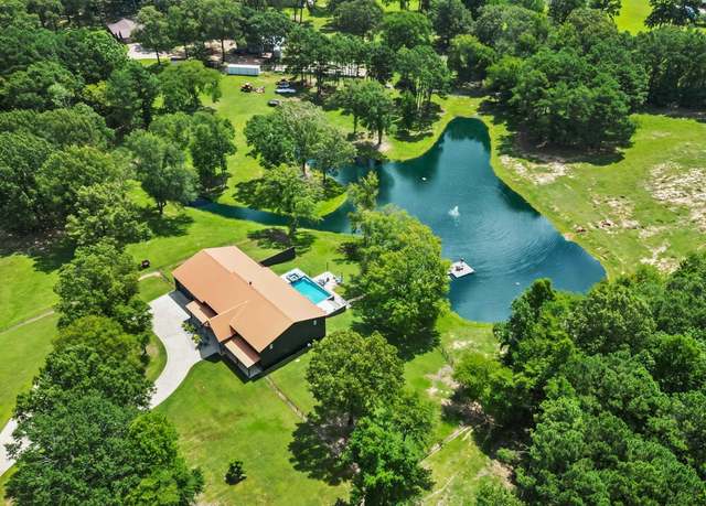 Property at 830 Kelly Rd, Texarkana, TX 75501, 3 beds, 4 baths