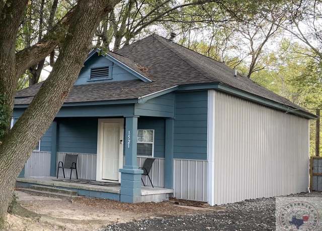 Property at 1521 W 10th St, Texarkana, TX 75501, 2 beds, 1 bath