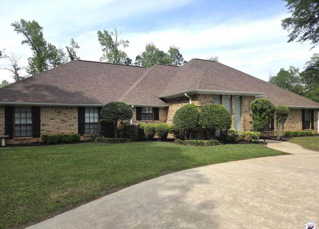Property at 30 Hickory Oak Ln, Texarkana, TX 75501, 4 beds, 3 baths