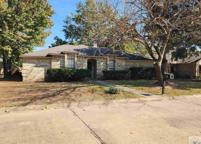 Property at 52 Lanshire Dr, Texarkana, TX 75503, 4 beds, 2.5 baths