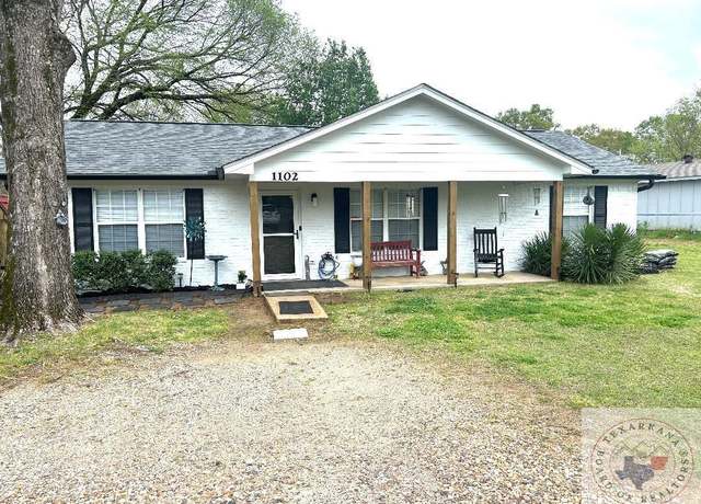 Property at 1102 Second St, Queen City, TX 75572, 3 beds, 2 baths