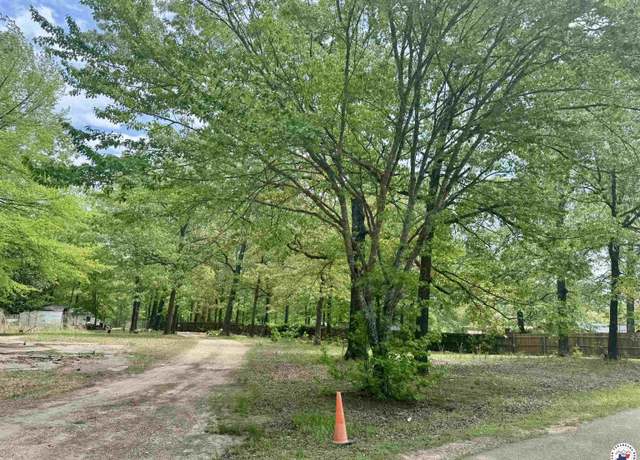 Property at 235 Tomahawk Rd, Texarkana, TX 75501