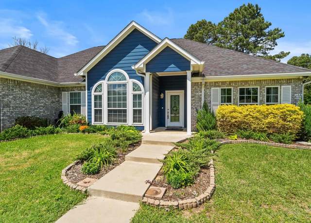 Property at 50 Beaver Lake Dr, Texarkana, TX 75501, 3 beds, 2 baths