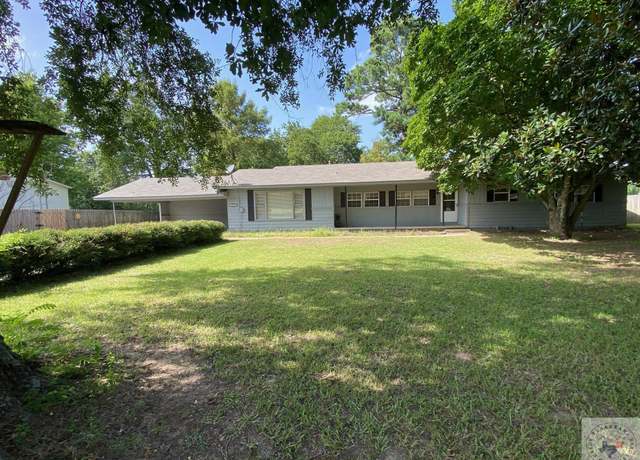 Property at 1223 Front St, Dekalb, TX 75559, 3 beds, 2 baths