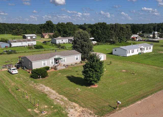 Property at 105 Springridge Dr, Texarkana, TX 75501, 3 beds, 2 baths