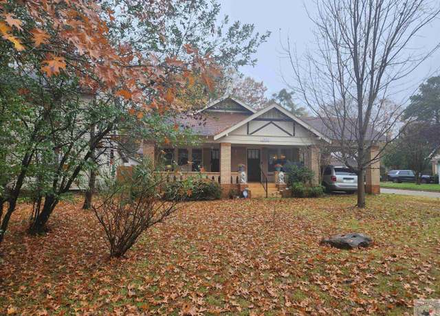 Property at 2823 Magnolia St, Texarkana, TX 75503, 3 beds, 2 baths