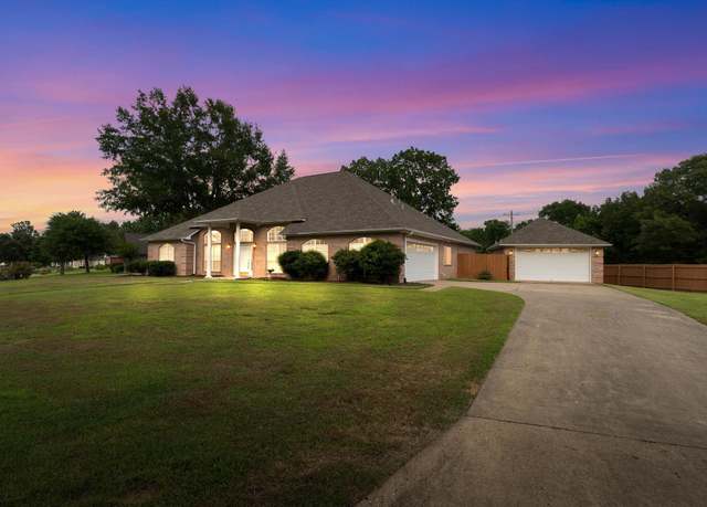 Property at 6904 Cherrybark Cir, Texarkana, AR 71854, 4 beds, 2.5 baths