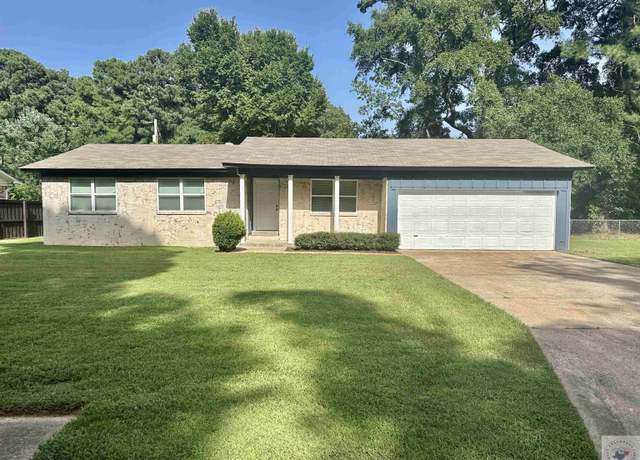 Property at 2112 Franklin Dr, Texarkana, AR 71854, 3 beds, 2 baths