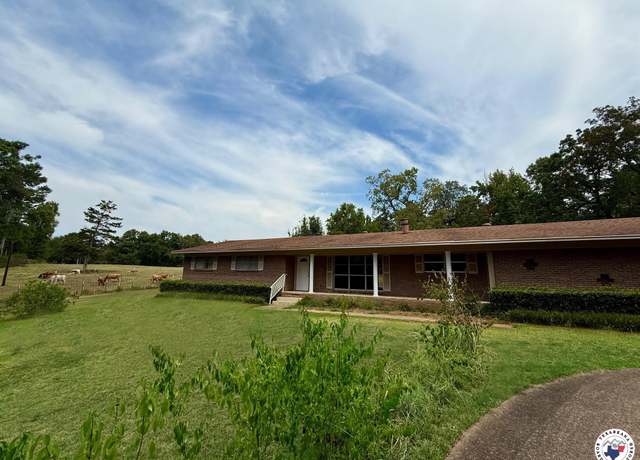 Property at 37 Leggett Dr, Texarkana, TX 75503, 3 beds, 3 baths