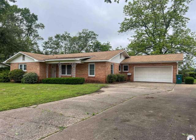 Property at 912 S Runnels St, Dekalb, TX 75559, 3 beds, 2 baths