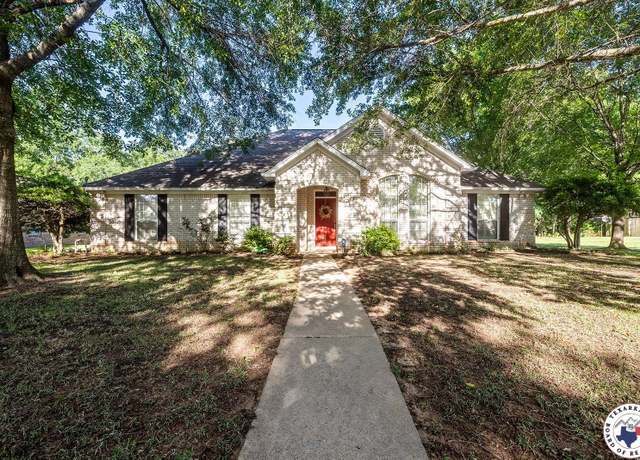 Property at 6102 Deerfield Dr, Texarkana, TX 75503, 3 beds, 2.5 baths