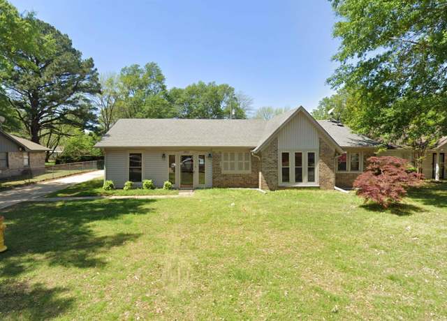 Property at 5611 Larry Dr, Texarkana, TX 75503, 3 beds, 2 baths