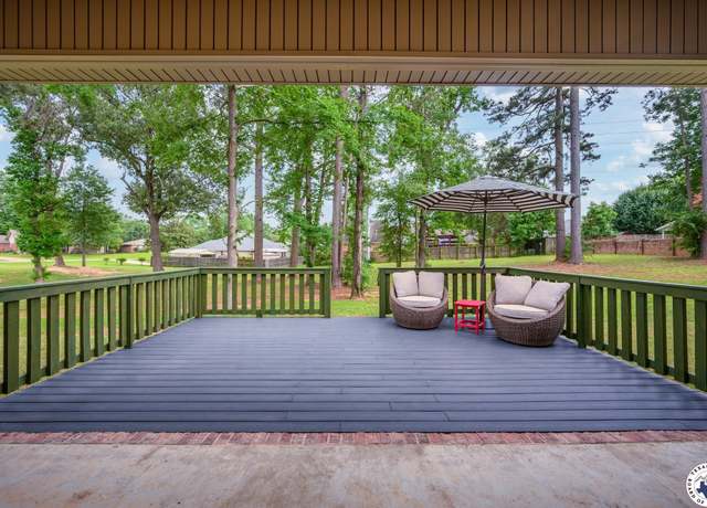 Property at 3401 Skyline Blvd, Texarkana, TX 75503, 4 beds, 2.5 baths