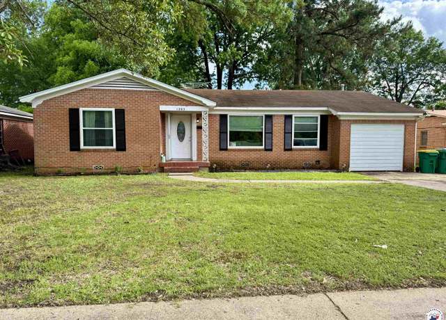 Property at 1205 W 40th St, Texarkana, TX 75503, 3 beds, 2 baths
