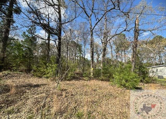 Property at 1001 E Ave I, Hooks, TX 75561