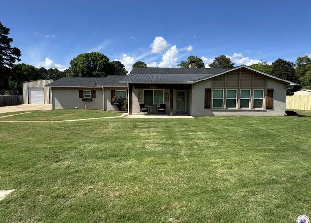 Property at 6515 N Kings Hwy, Texarkana, TX 75503, 3 beds, 2 baths