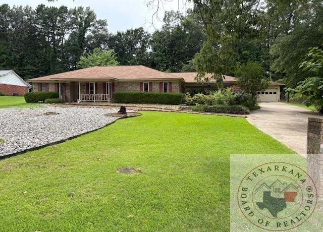 Property at 11 Oak Frst, Texarkana, TX 75501, 3 beds, 2.5 baths