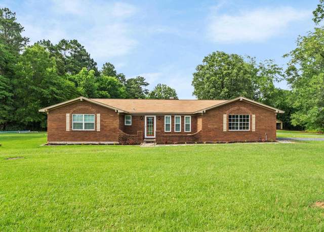 Property at 8809 N Kings Hwy, Texarkana, TX 75503, 3 beds, 2 baths