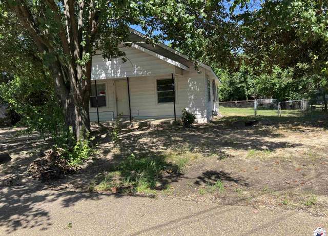 Property at 319 Crestview Rd, Texarkana, TX 75501, 3 beds, 1 bath