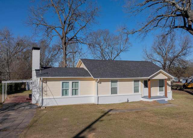 Property at 367 Broadway Ave, Maud, TX 75567, 3 beds, 2 baths