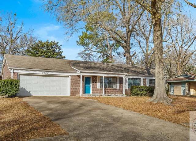 Property at 1208 Colorado St, Texarkana, TX 75503, 3 beds, 2 baths