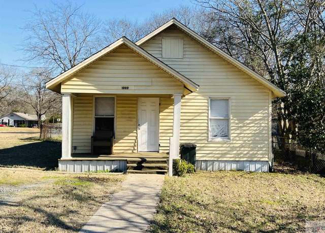 Property at 1202 Orleans St, Texarkana, AR 71854, 3 beds, 1 bath