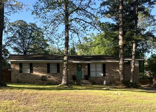 Property at 505 E Pinecrest Dr, Atlanta, TX 75551, 3 beds, 2 baths