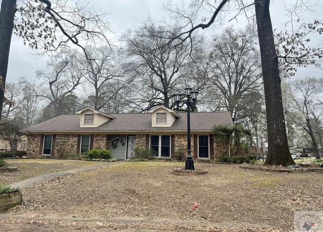 Property at 30 Broadmoor Dr, Texarkana, AR 71854, 4 beds, 2.5 baths