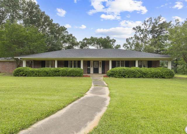 Property at 803 Lakeridge Pl, Texarkana, TX 75503, 3 beds, 2 baths