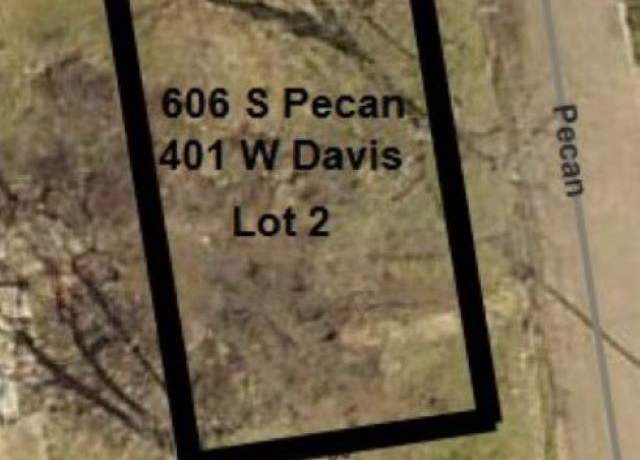 Property at 606 S Pecan St, Clarksville, TX 75426