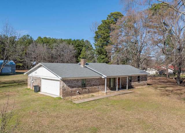 Property at 3514 Buchanan Loop Rd, Texarkana, TX 75501, 3 beds, 2 baths