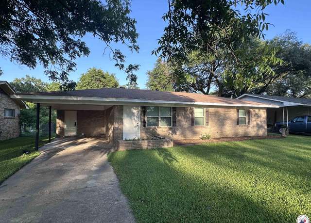Property at 3706 Greenwood St, Texarkana, AR 71854, 3 beds, 1 bath