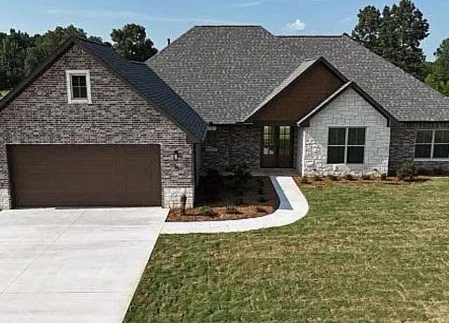 Property at 101 Ranch Rd, Texarkana, TX 75503, 4 beds, 2.5 baths