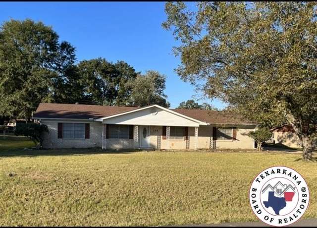 Property at 125 Fairway Dr, Texarkana, TX 75501, 3 beds, 2 baths