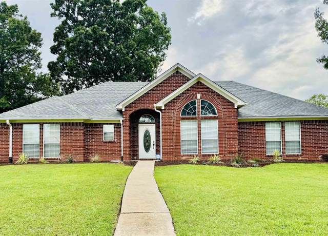Property at 5611 Forest Bend Ln, Texarkana, AR 71854, 3 beds, 2 baths