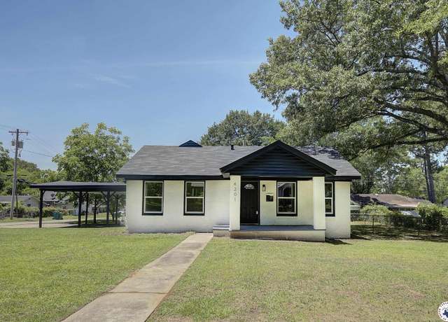 Property at 4201 Pine St, Texarkana, TX 75501, 3 beds, 1.5 baths