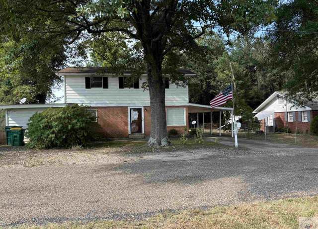 Property at 1012 Landrum Ln, Texarkana, TX 75501, 3 beds, 2 baths